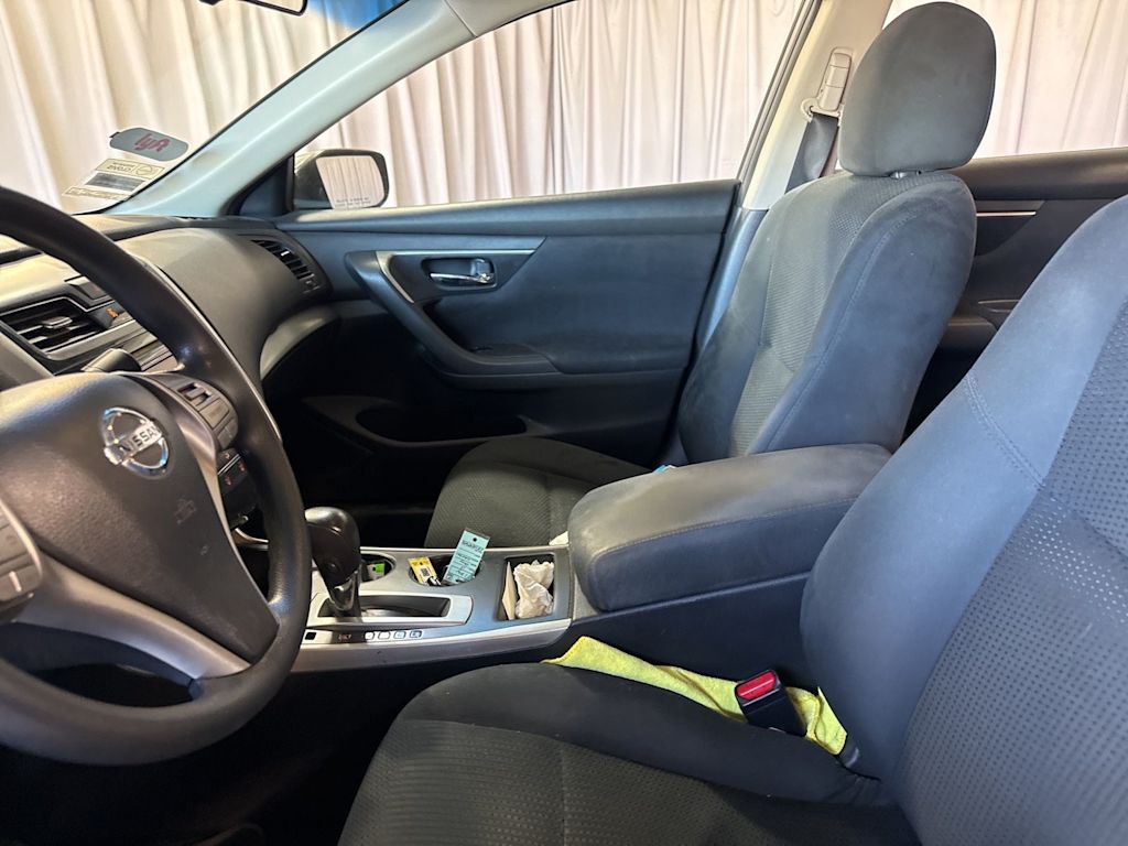 Thumbnail: 2015 Nissan Altima - 8