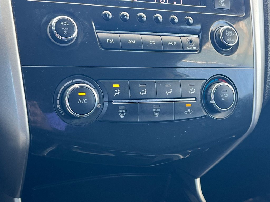 Thumbnail: 2015 Nissan Altima - 24