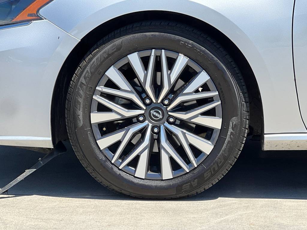 Thumbnail: 2023 Nissan Altima - 8