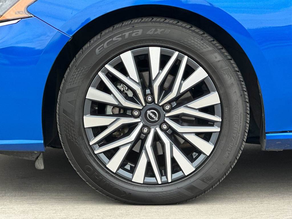 Thumbnail: 2025 Nissan Altima - 8