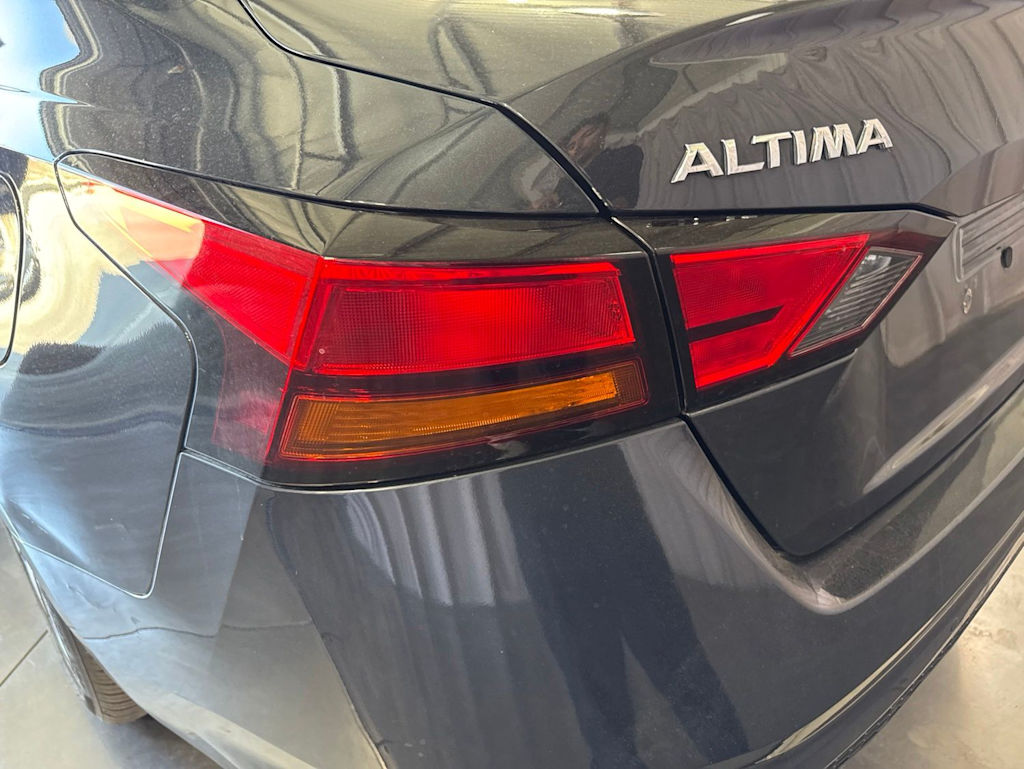 Thumbnail: 2022 Nissan Altima - 17