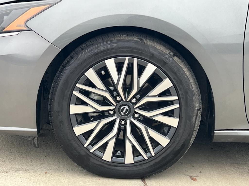 Thumbnail: 2023 Nissan Altima - 8