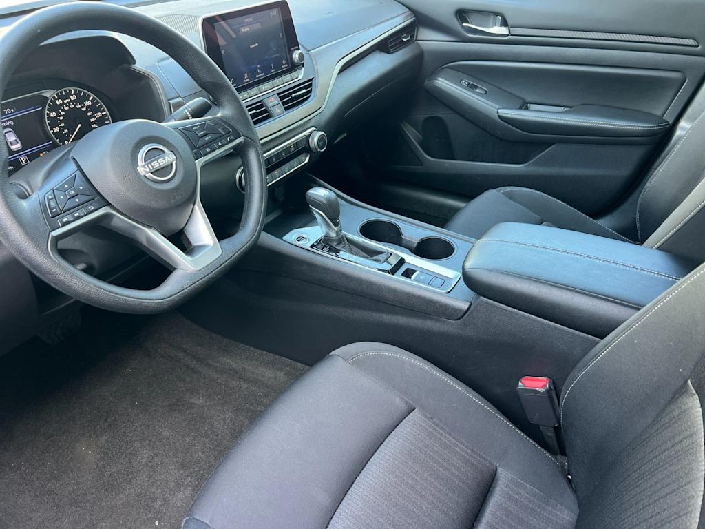 Thumbnail: 2025 Nissan Altima - 9