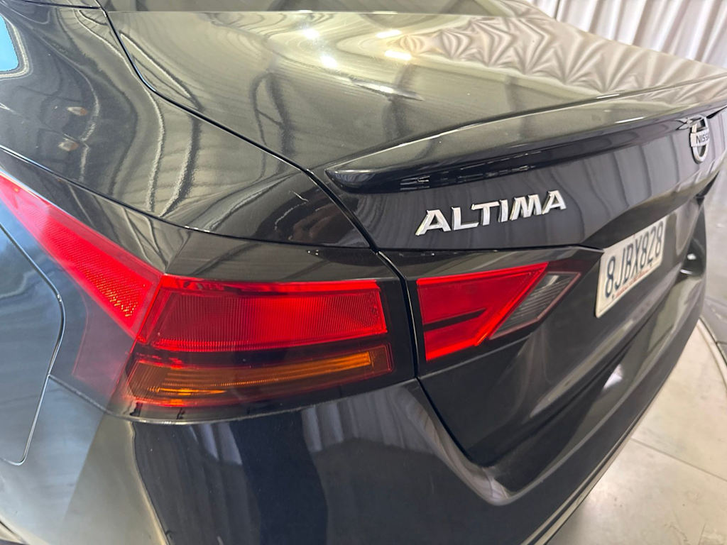 Thumbnail: 2019 Nissan Altima - 18