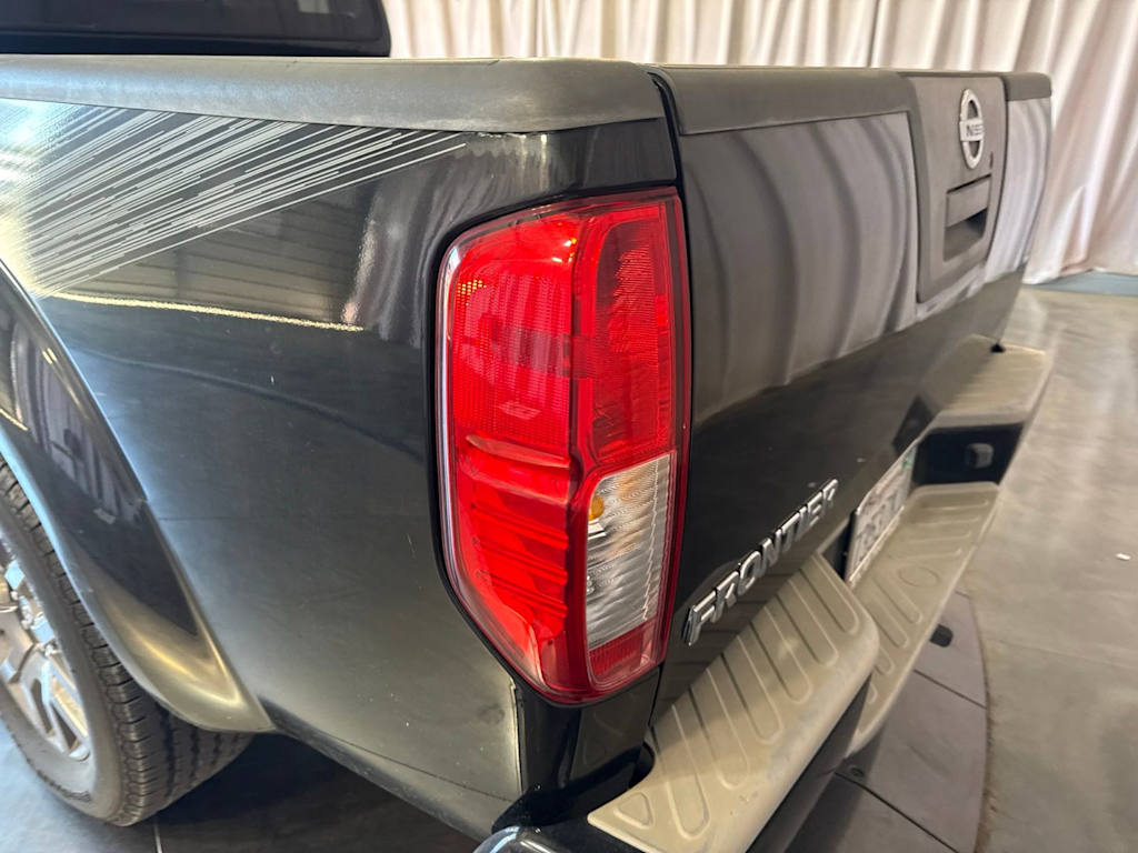 Thumbnail: 2012 Nissan Frontier - 17