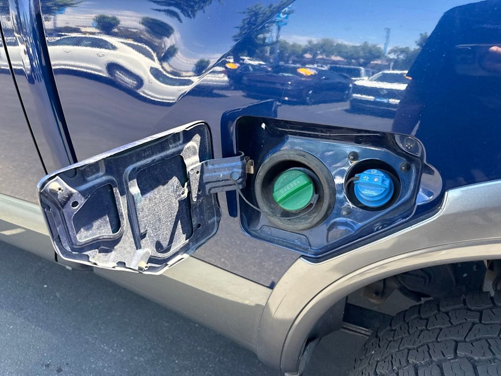 Thumbnail: 2016 Nissan Titan - 18