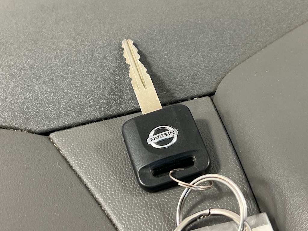 2017 Nissan Frontier S 26
