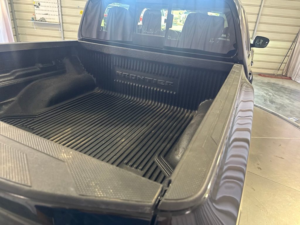 Thumbnail: 2026 Nissan Frontier - 9