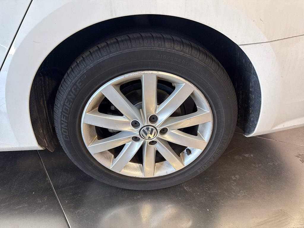 Thumbnail: 2012 Volkswagen Passat - 7
