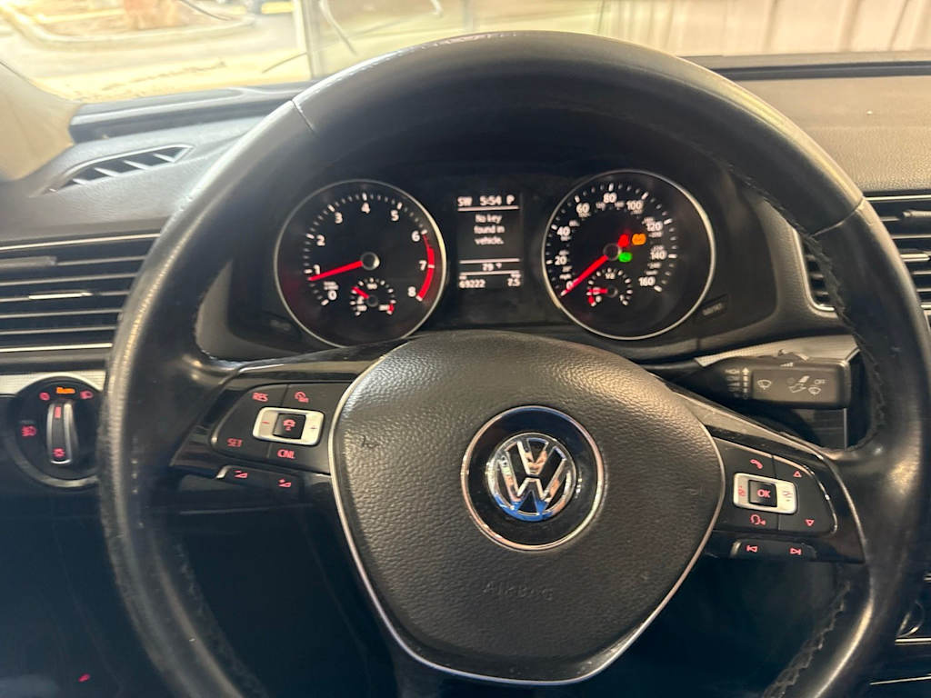 Thumbnail: 2018 Volkswagen Passat - 2