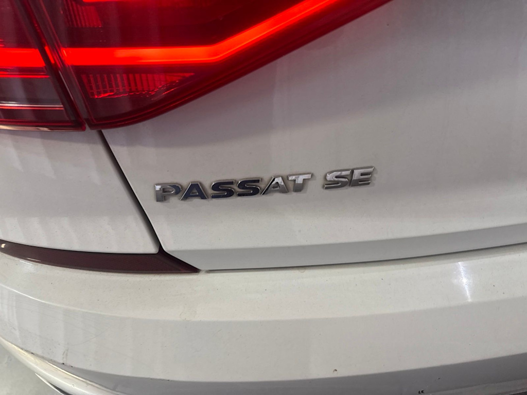 Thumbnail: 2018 Volkswagen Passat - 7