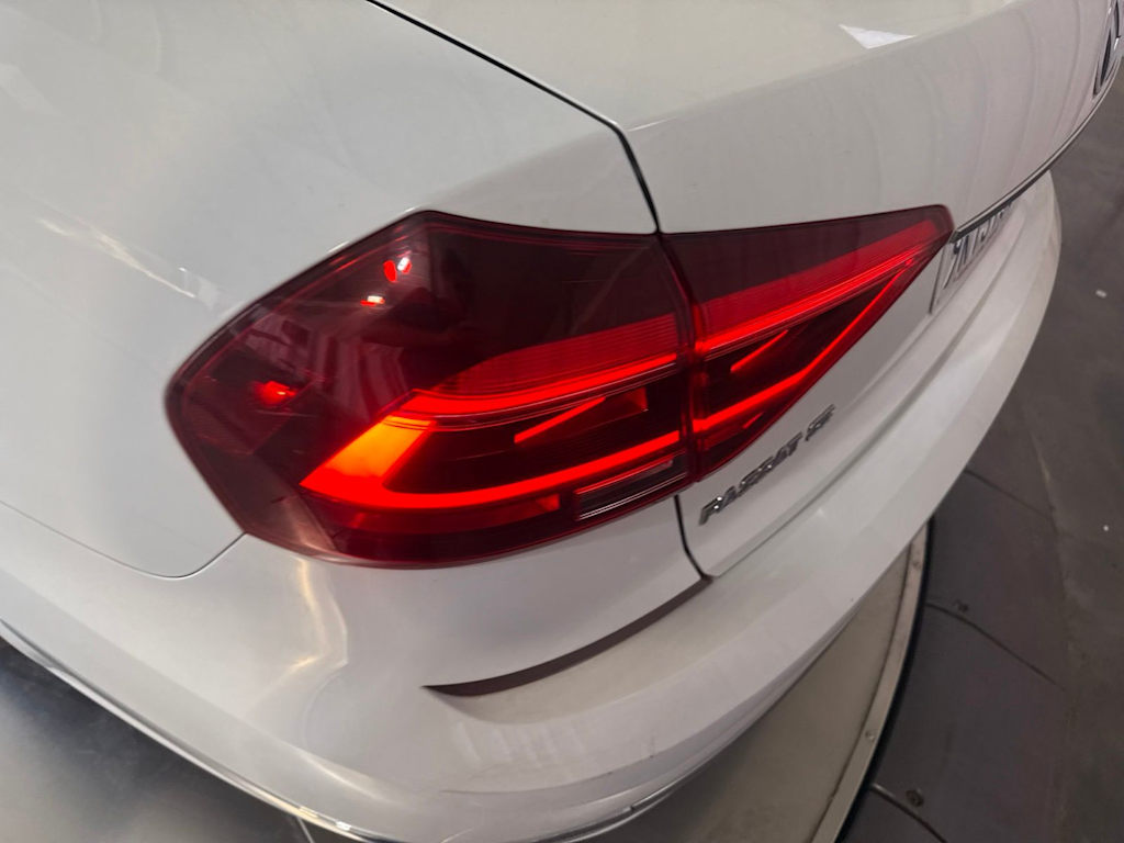 Thumbnail: 2018 Volkswagen Passat - 19