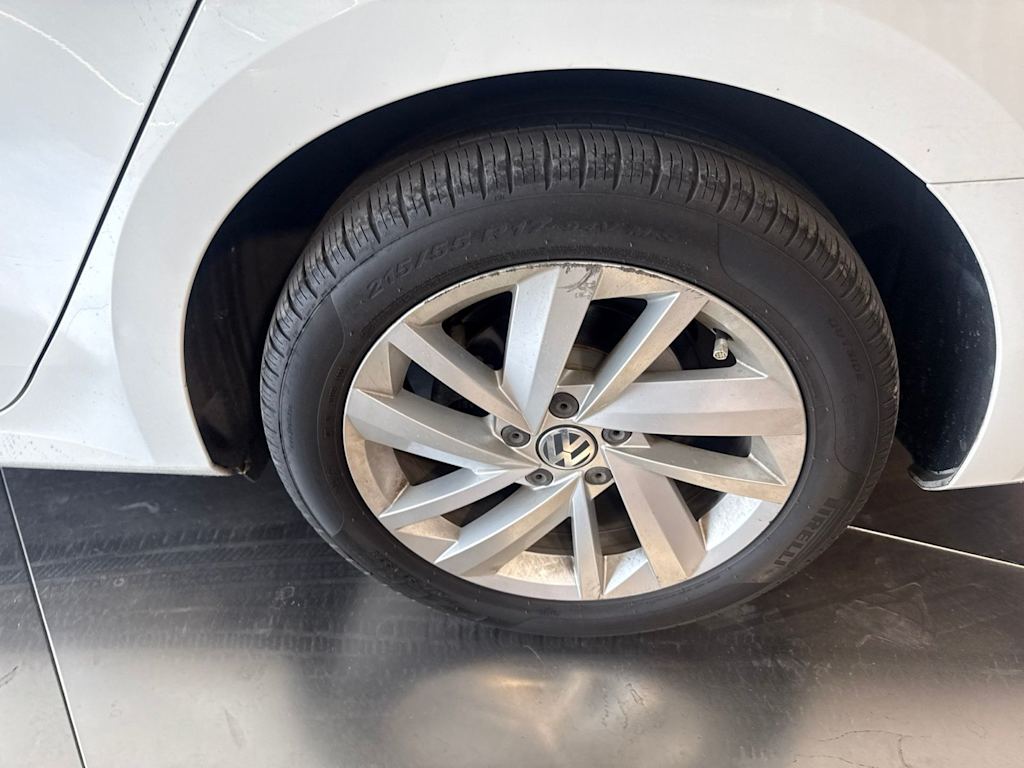 Thumbnail: 2018 Volkswagen Passat - 8