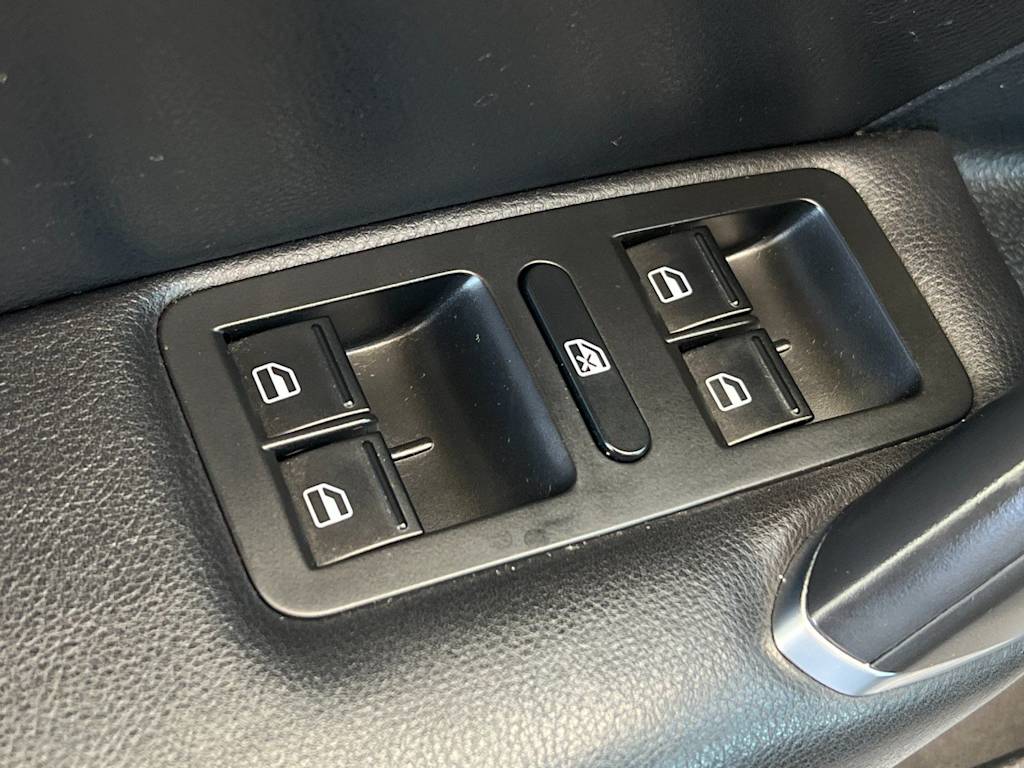 Thumbnail: 2018 Volkswagen Passat - 22