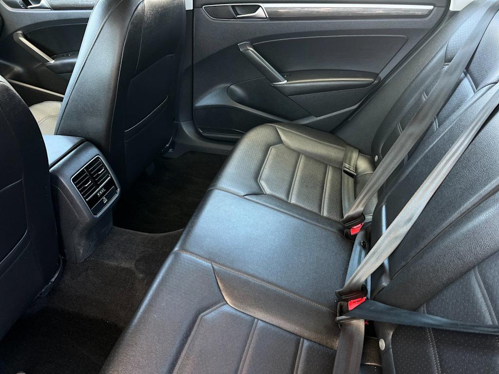 Thumbnail: 2018 Volkswagen Passat - 10