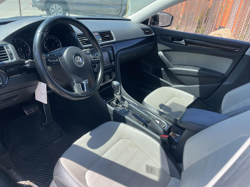 2015 Volkswagen Passat Sport 2