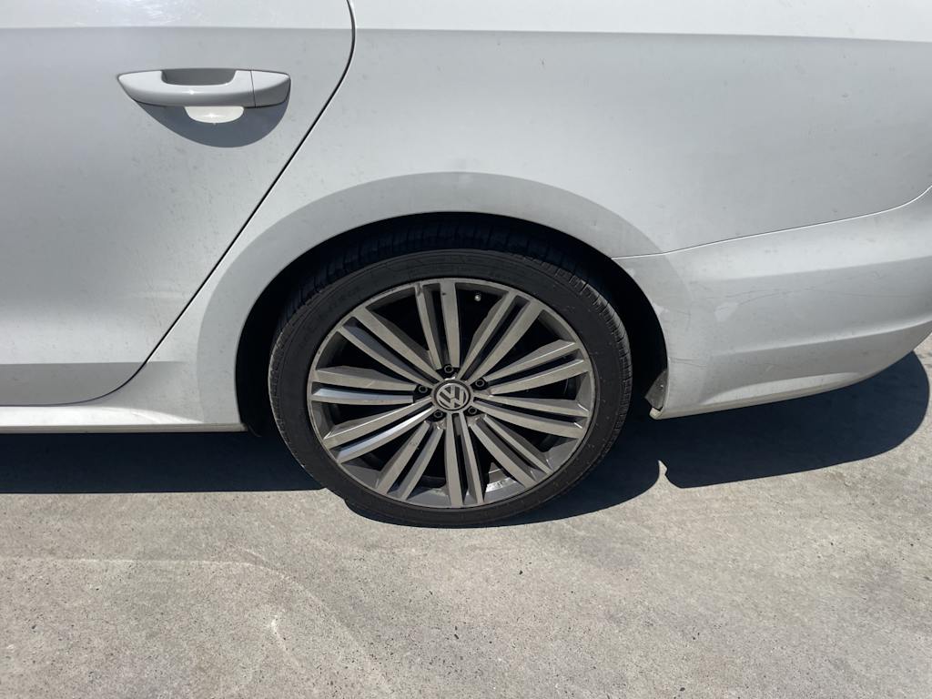 2015 Volkswagen Passat Sport 5