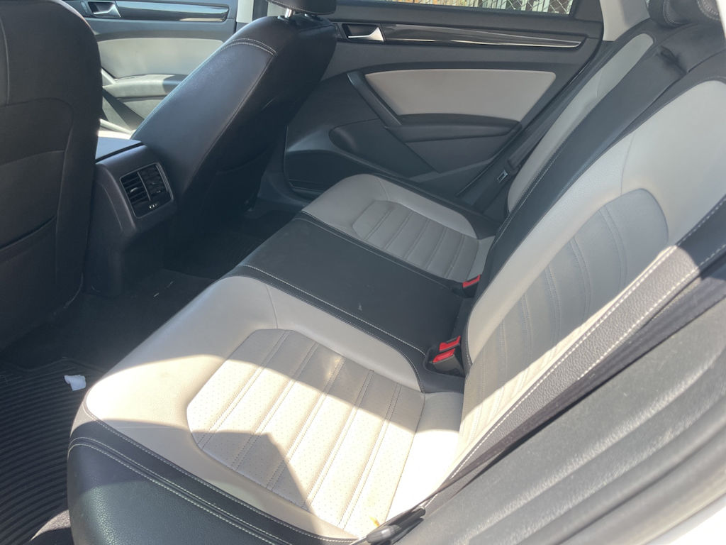 2015 Volkswagen Passat Sport 6
