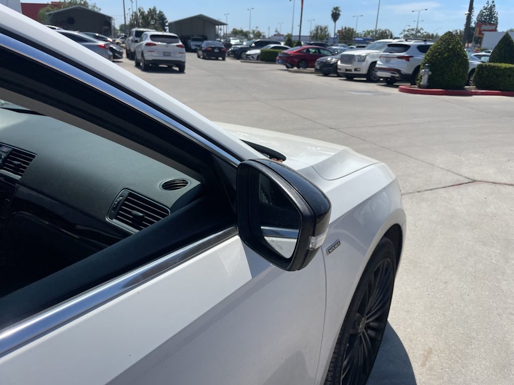 2015 Volkswagen Passat Sport 21