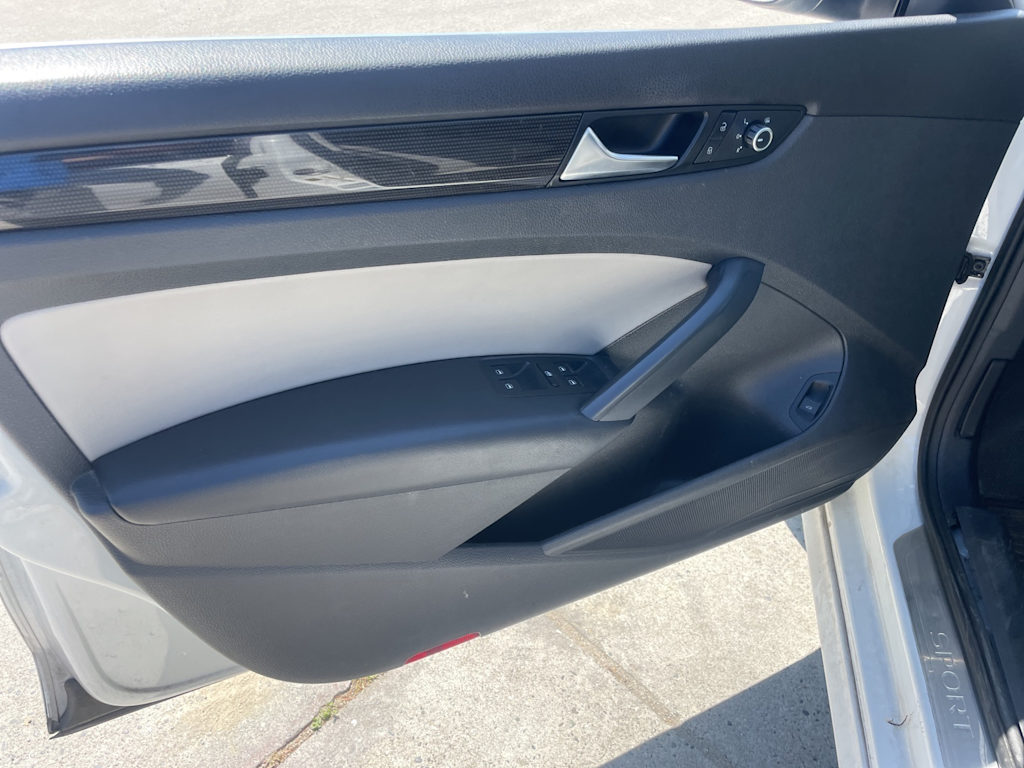 2015 Volkswagen Passat Sport 27