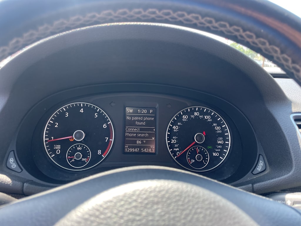 2015 Volkswagen Passat Sport 8