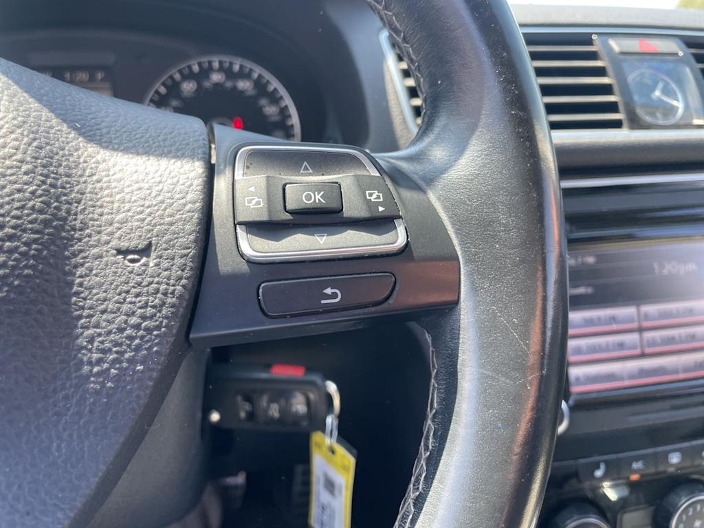 2015 Volkswagen Passat Sport 28