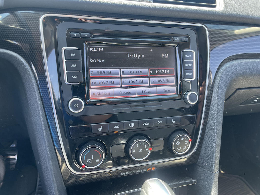 2015 Volkswagen Passat Sport 7