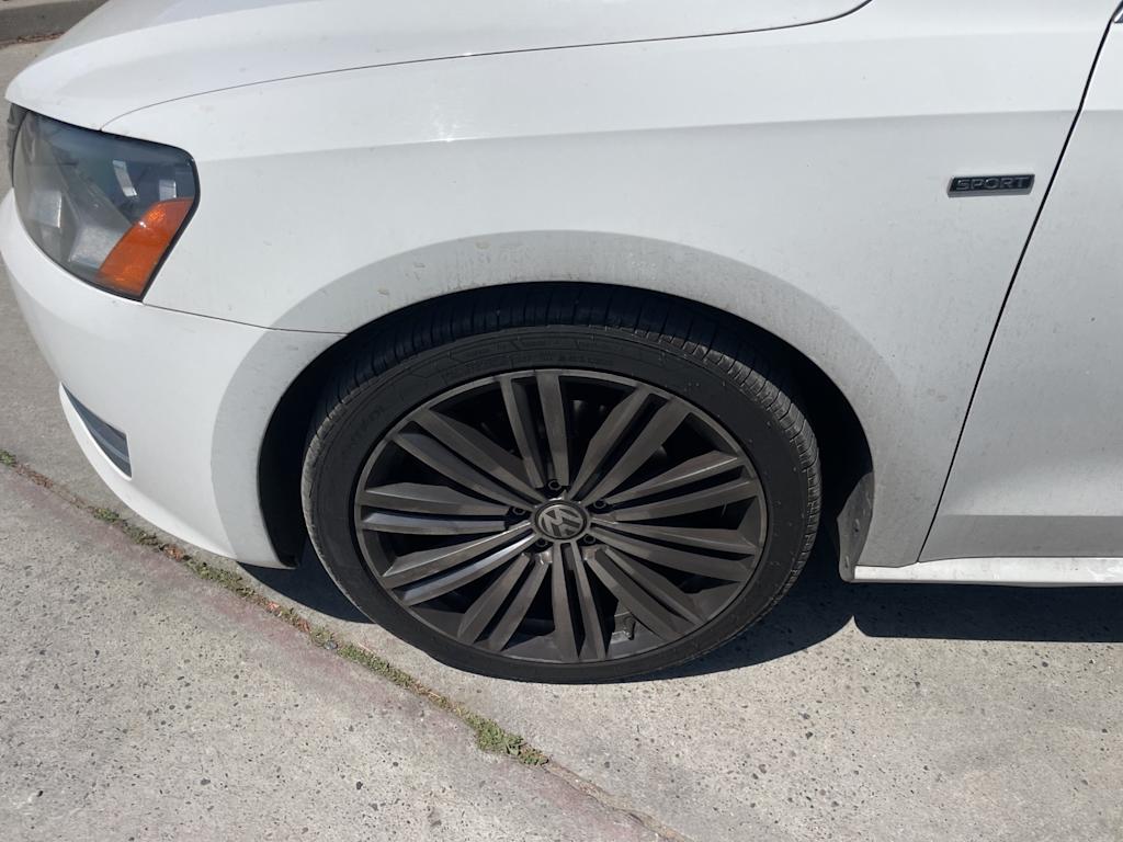 2015 Volkswagen Passat Sport 16