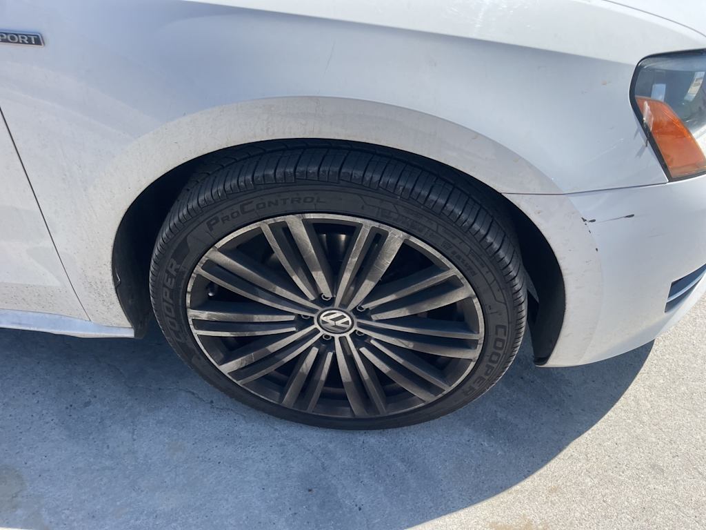 2015 Volkswagen Passat Sport 19