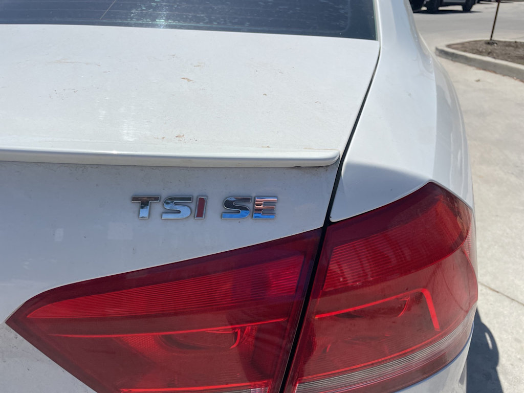 2015 Volkswagen Passat Sport 25