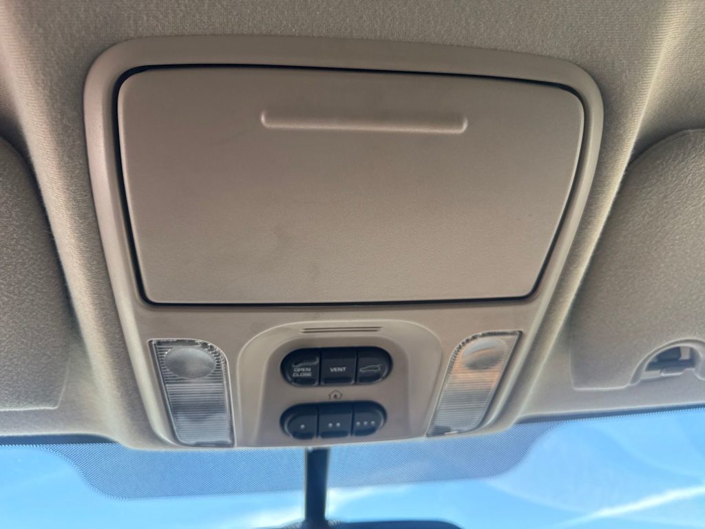 Thumbnail: 2006 Chrysler Pacifica - 27