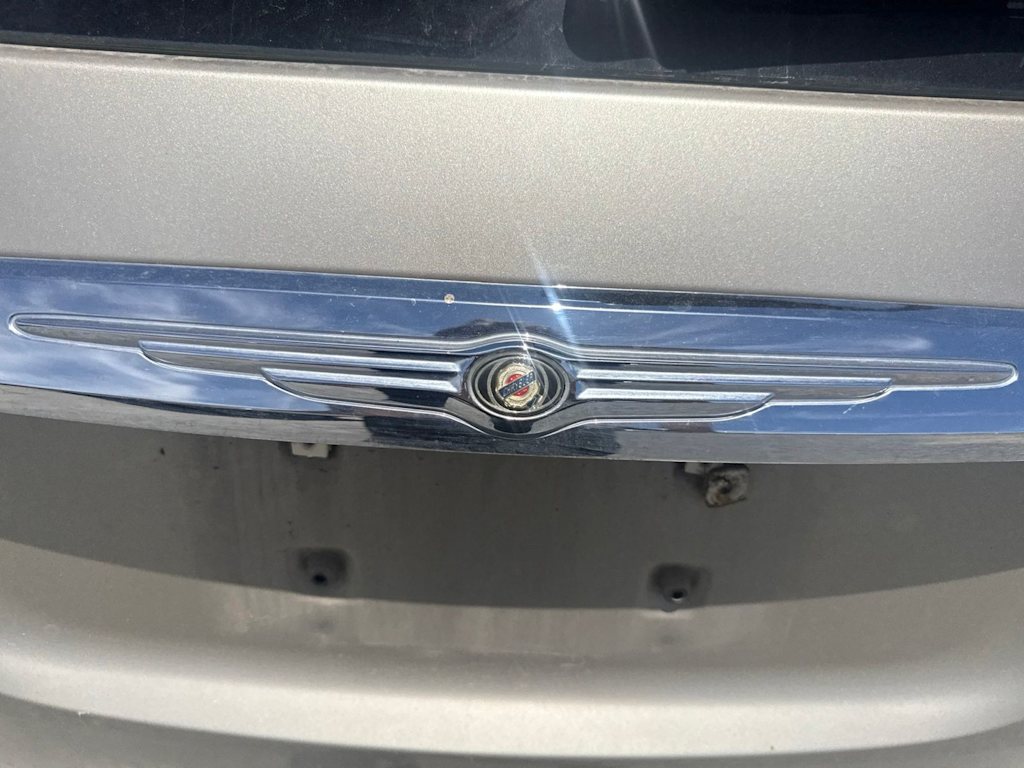 Thumbnail: 2006 Chrysler Pacifica - 21
