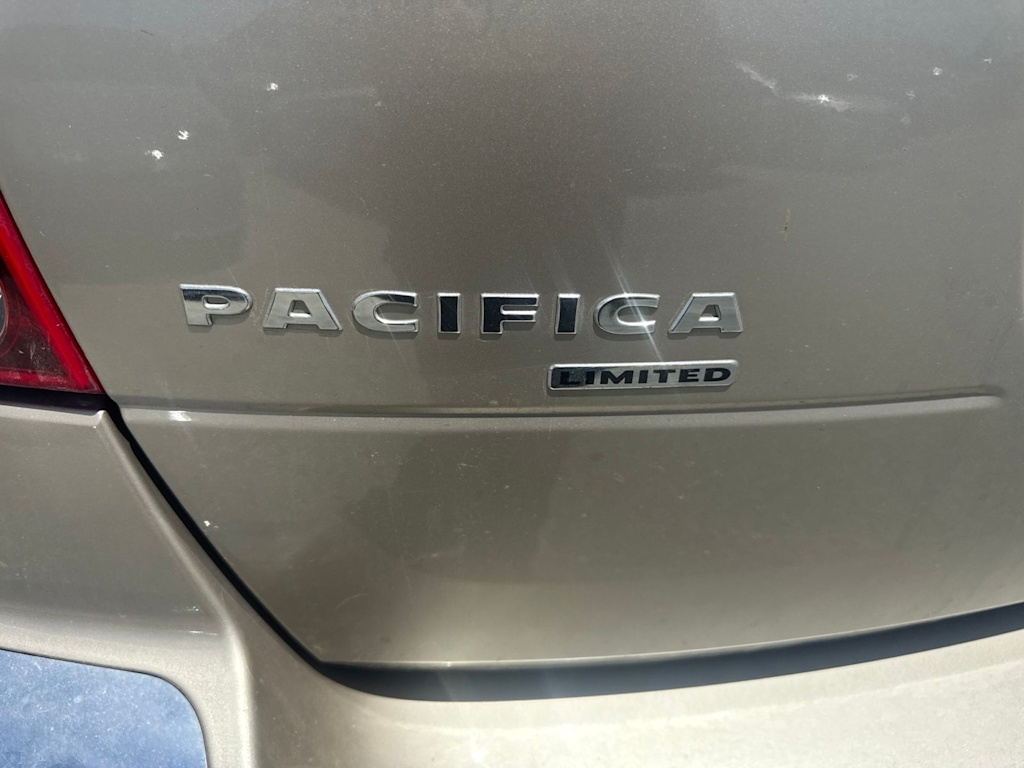 Thumbnail: 2006 Chrysler Pacifica - 7