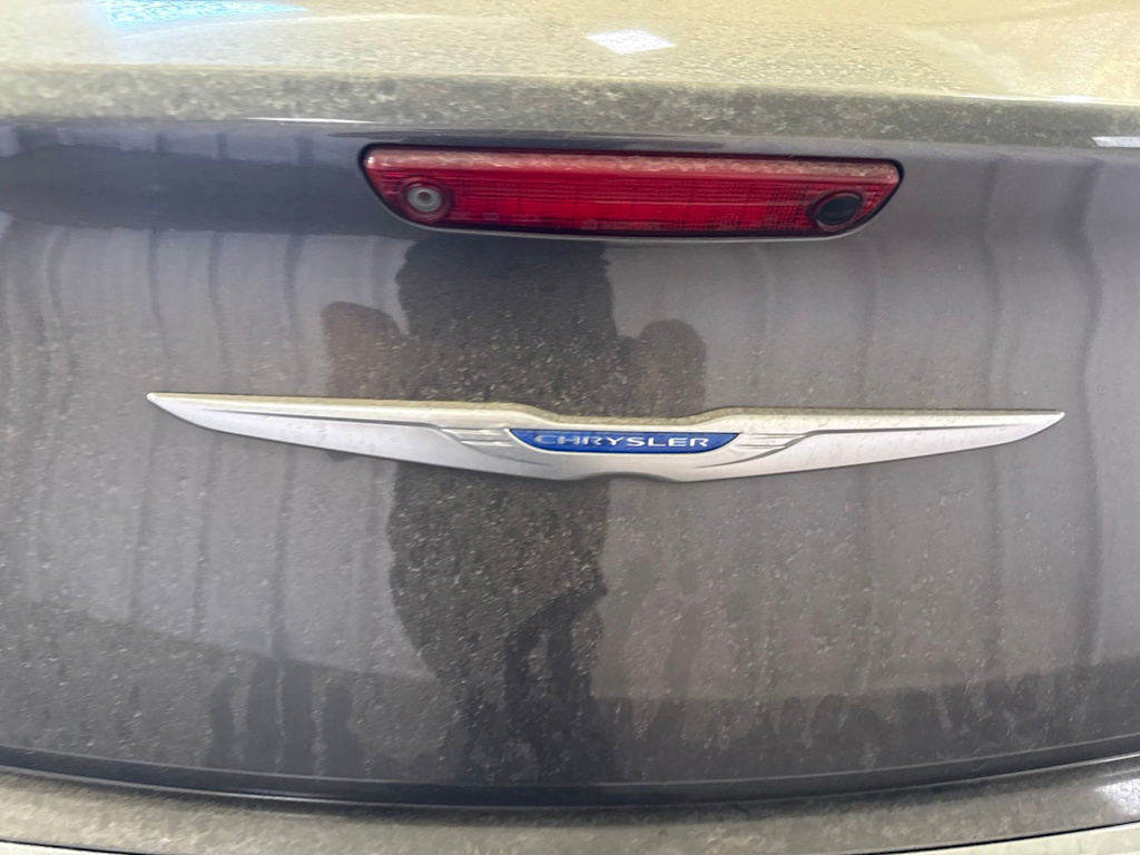Thumbnail: 2019 Chrysler 300 - 20