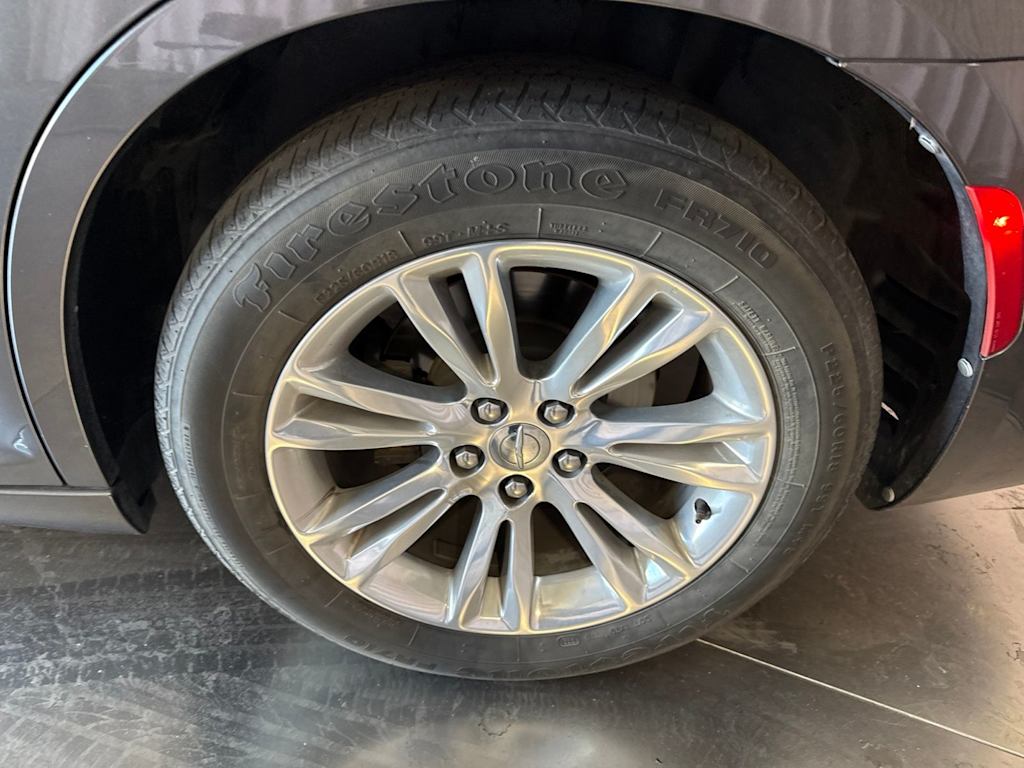 Thumbnail: 2019 Chrysler 300 - 8