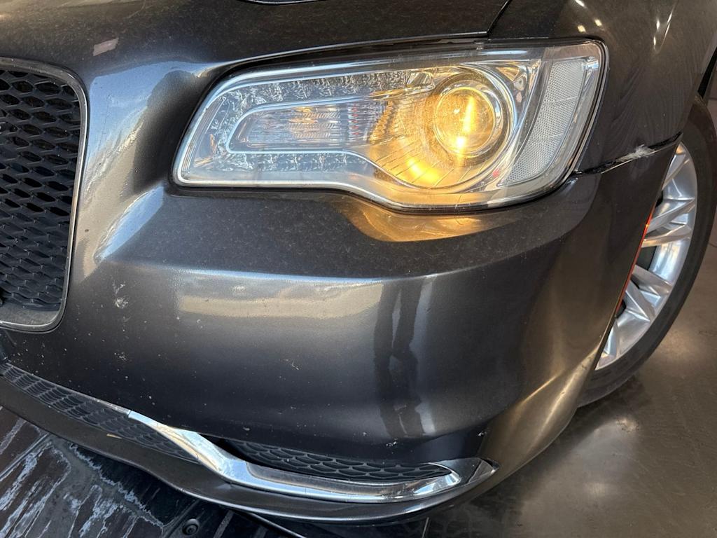 Thumbnail: 2019 Chrysler 300 - 18