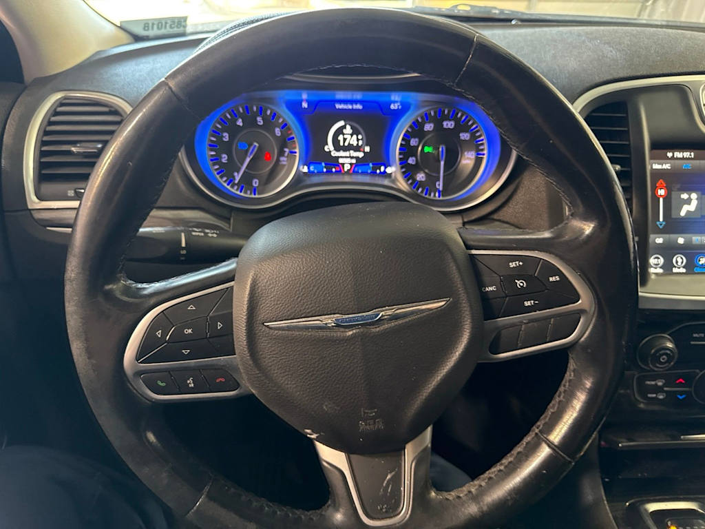 Thumbnail: 2019 Chrysler 300 - 2