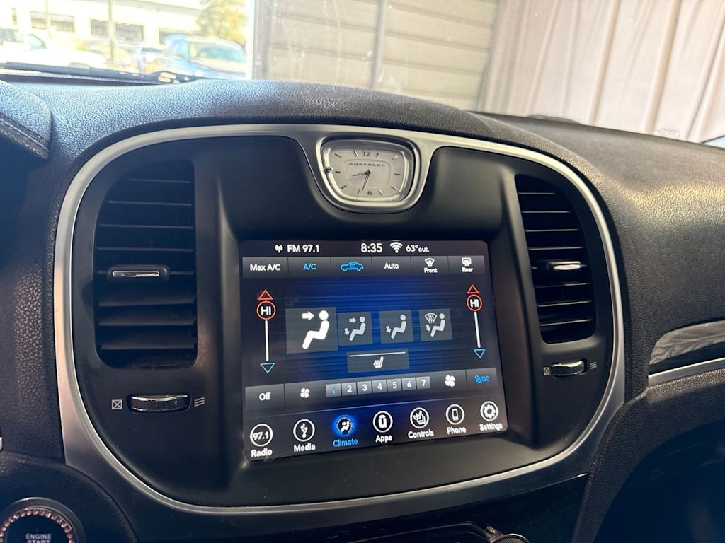 Thumbnail: 2019 Chrysler 300 - 11