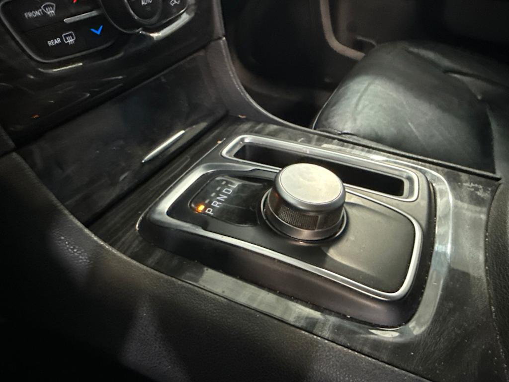 Thumbnail: 2019 Chrysler 300 - 28