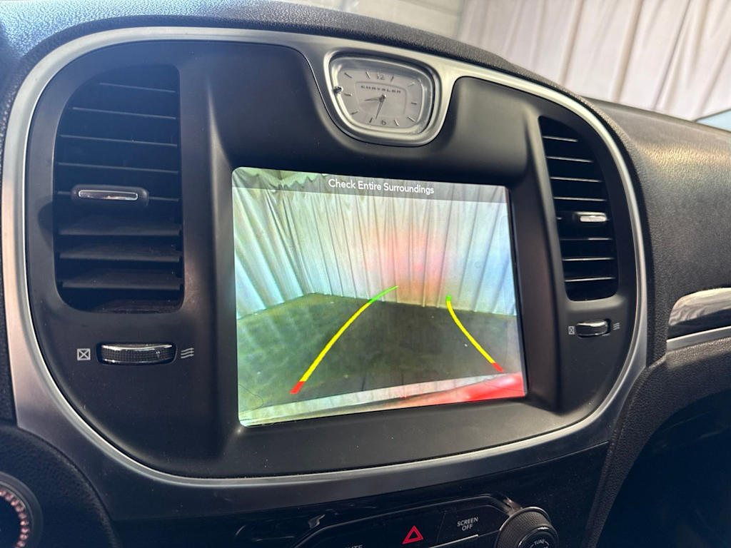 Thumbnail: 2019 Chrysler 300 - 29