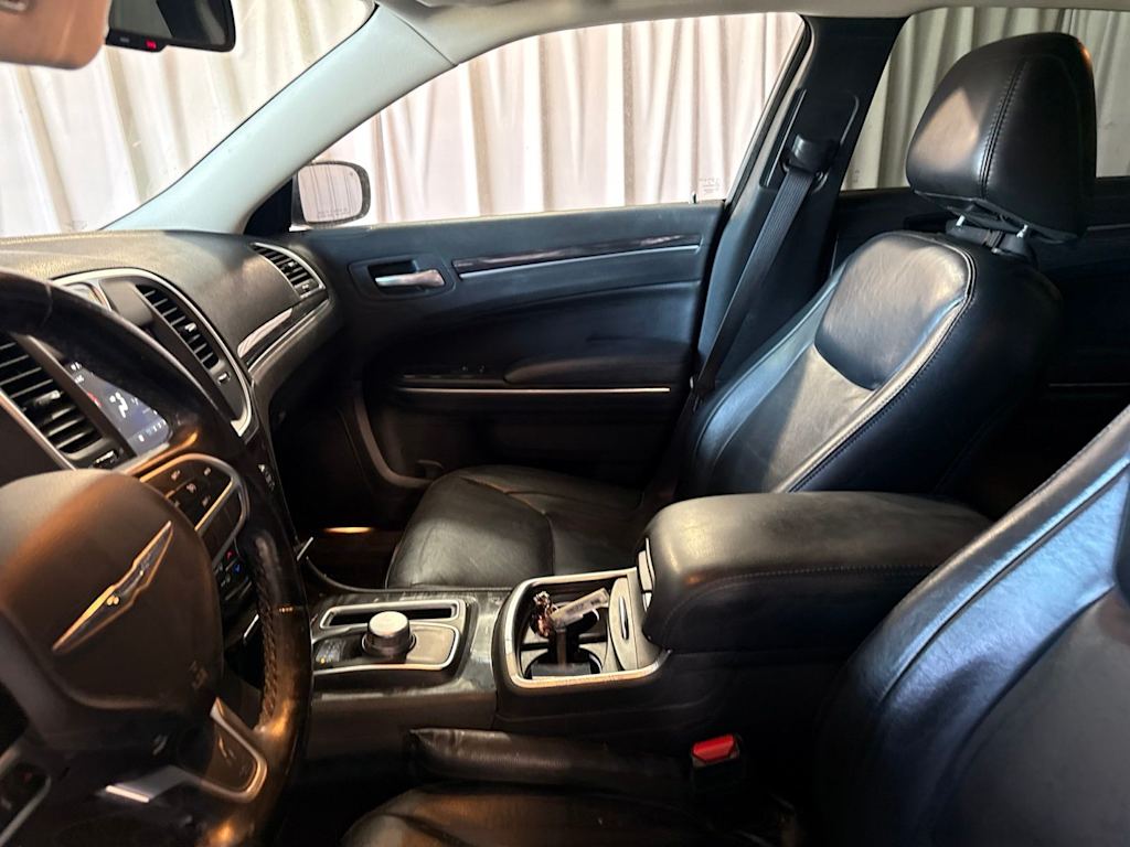 Thumbnail: 2019 Chrysler 300 - 9