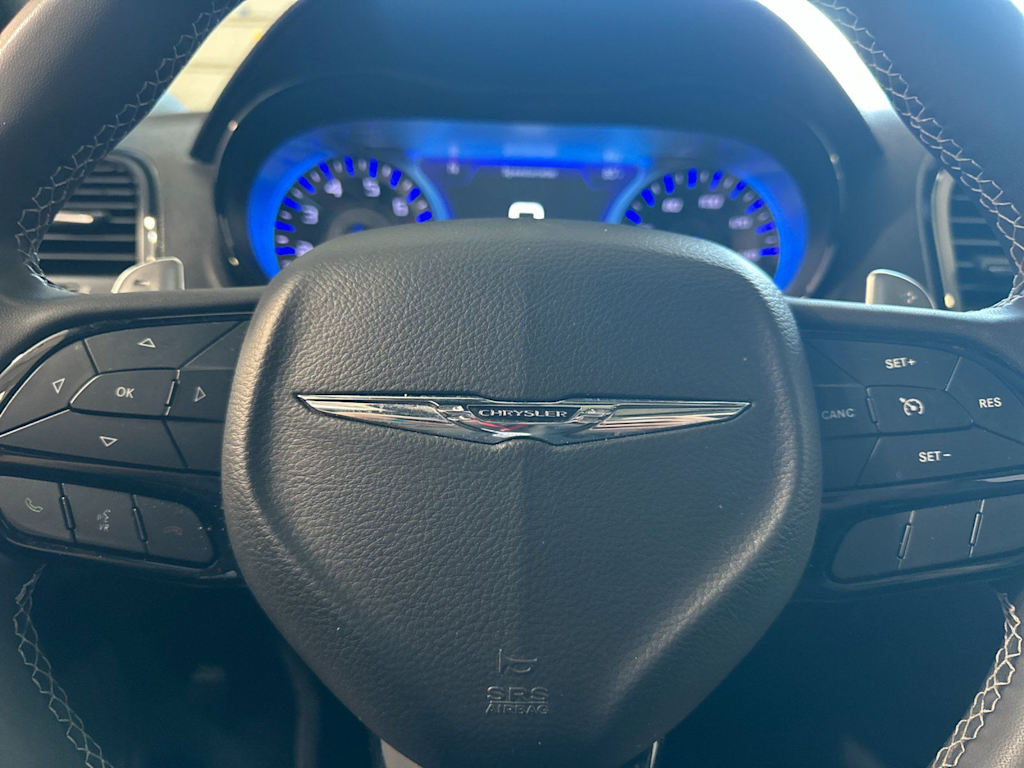 Thumbnail: 2023 Chrysler 300 - 28