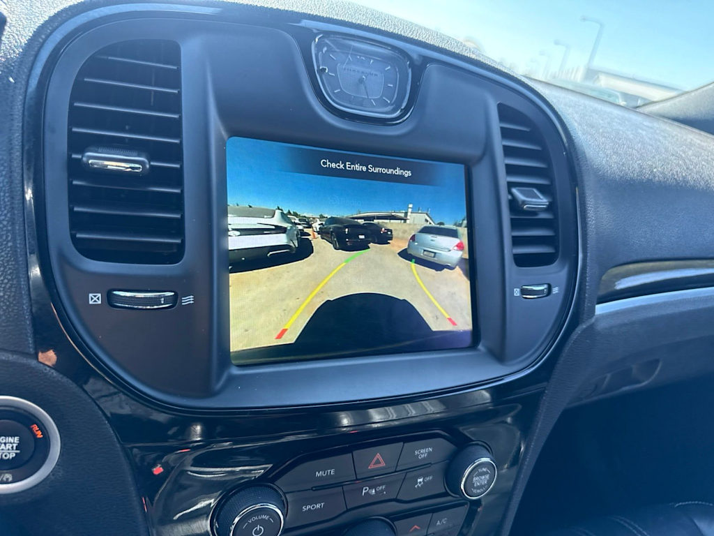 Thumbnail: 2021 Chrysler 300 - 28