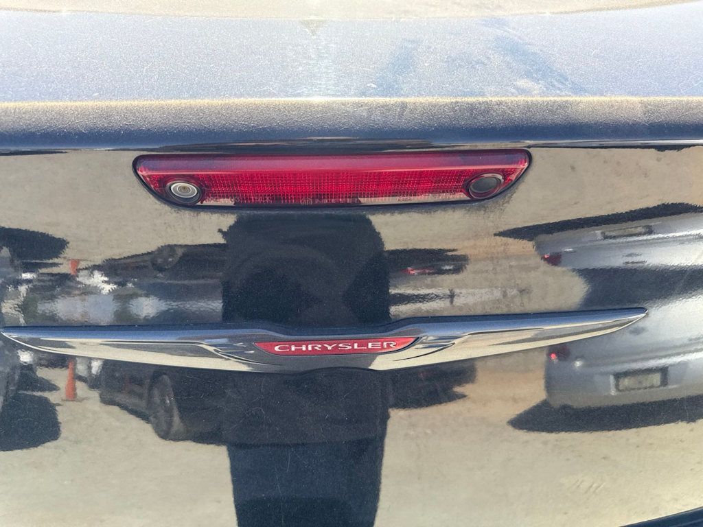 Thumbnail: 2021 Chrysler 300 - 20