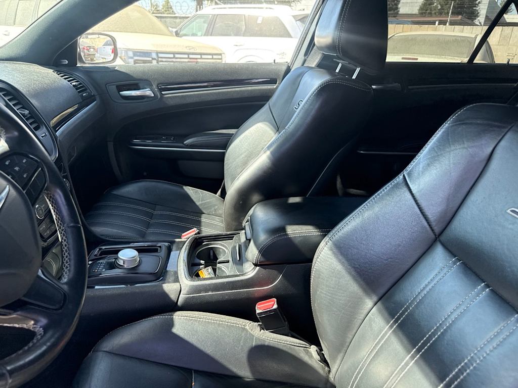 Thumbnail: 2021 Chrysler 300 - 23