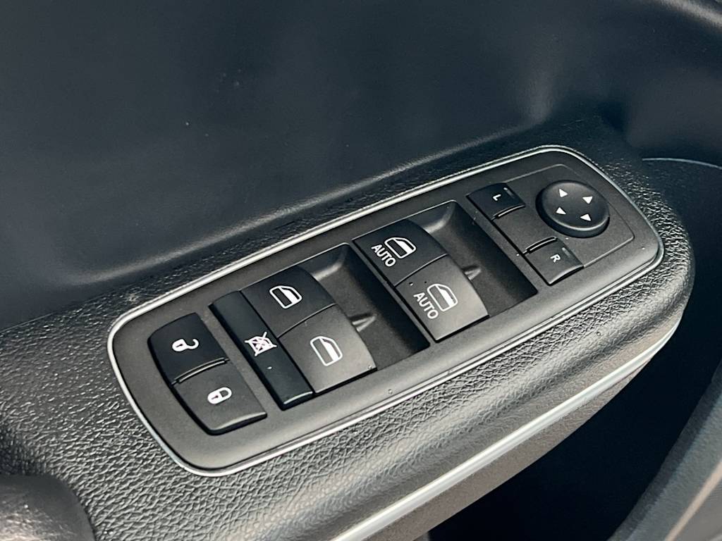 Thumbnail: 2022 Dodge Charger - 22