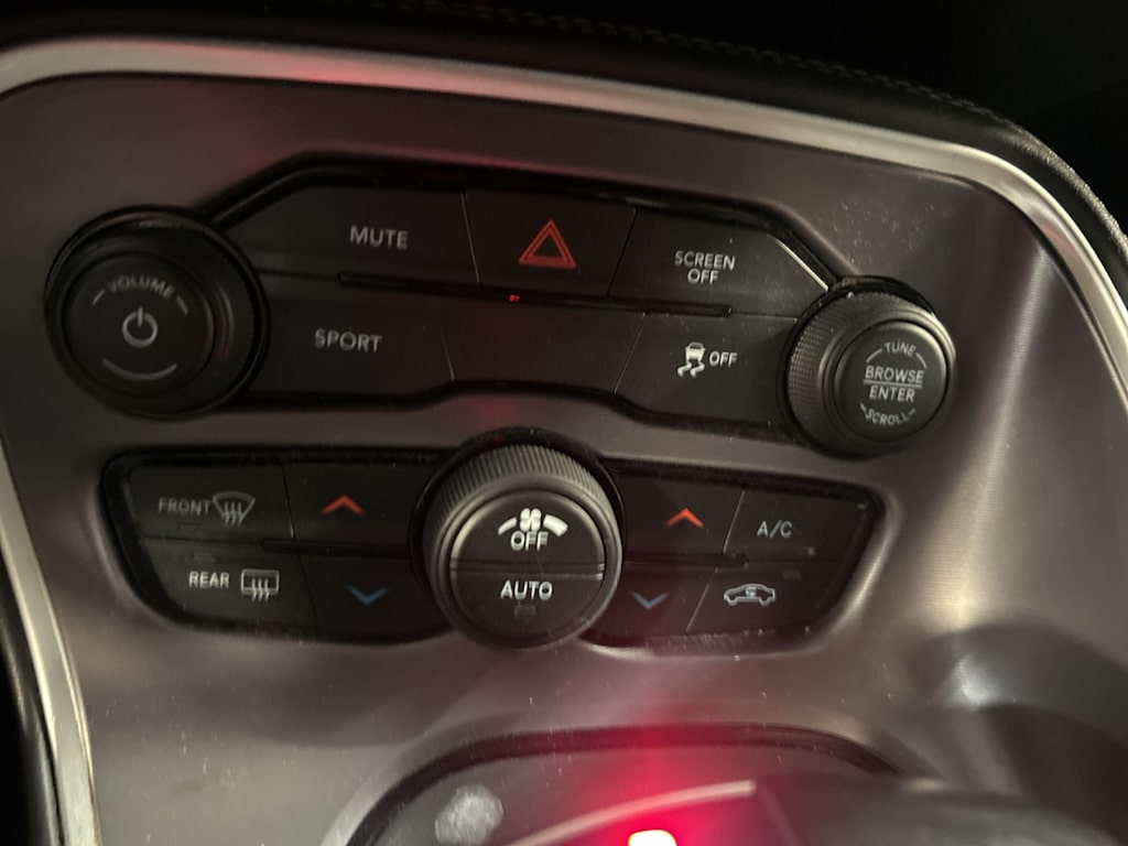 Thumbnail: 2019 Dodge Challenger - 23