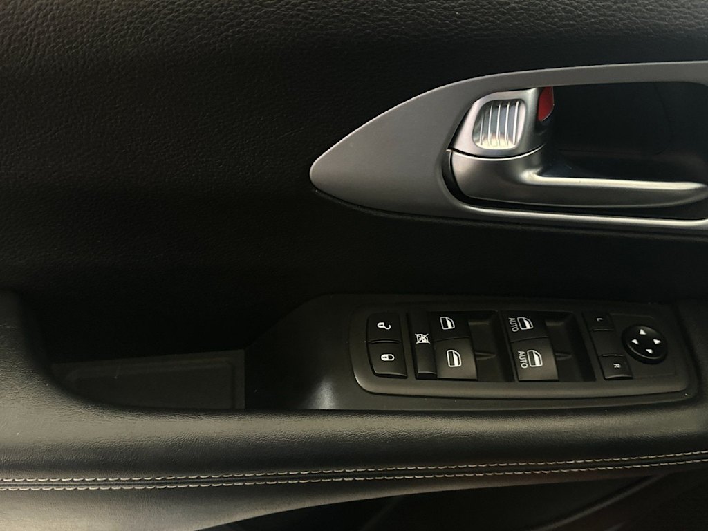 Thumbnail: 2021 Chrysler Pacifica - 20