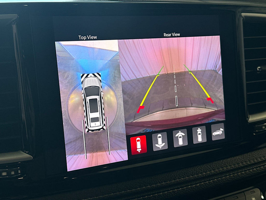Thumbnail: 2021 Chrysler Pacifica - 23