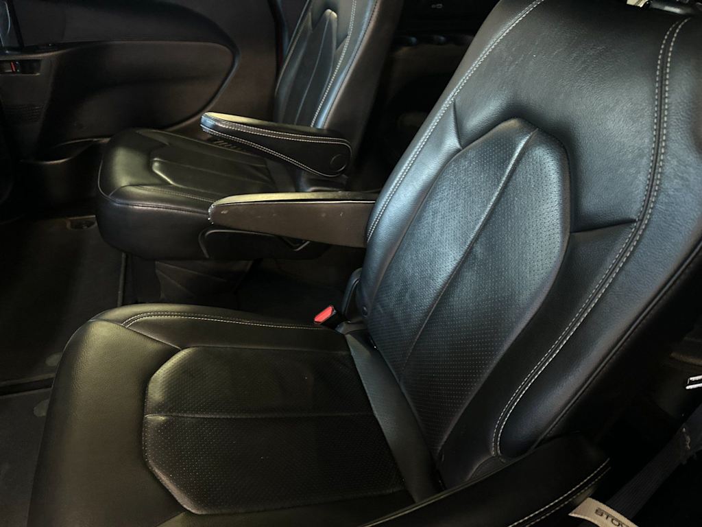 Thumbnail: 2021 Chrysler Pacifica - 10